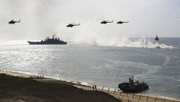 Военные учения российской армии на побережье Черного моря в Крыму. Архивное фото