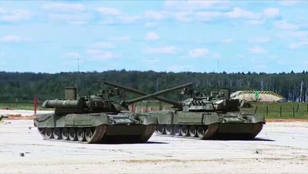 К 70-летию Дня танкиста: Армата и российские боевые машины в действии