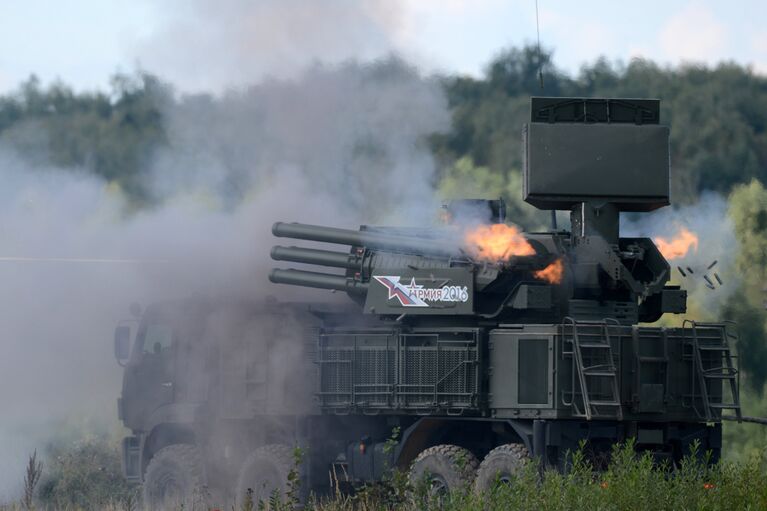 Зенитный ракетно-пушечный комплекс 96К6 Панцирь-С1 во время показательных учений на полигоне Алабино на международном военно-техническом форуме Армия-2016