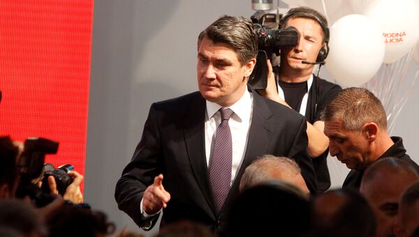 Бывший премьер-министр Хорватии, председатель Социал-демократической партии (СДП) Зоран Миланович после объявления результатов парламентских выборов в Загребе. 12 сентября 2016