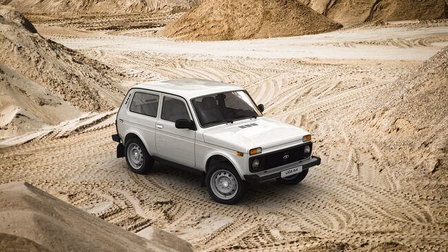 Автомобиль Lada 4x4. Архивное фото