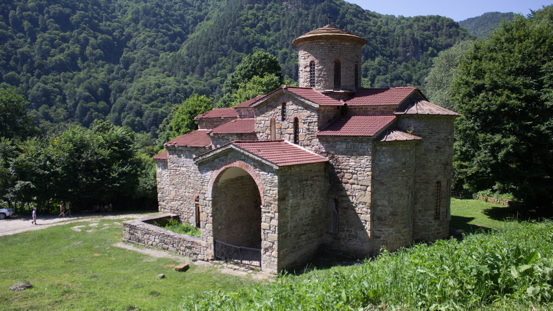 Вход в Северный Зеленчукский храм (Х век) - РИА Новости, 1920, 07.06.2021