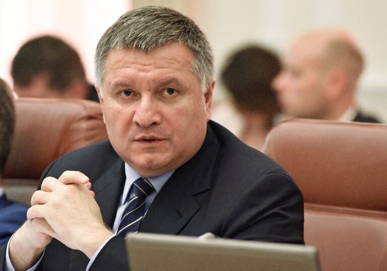 Министр внутренних дел Украины Арсен Аваков на заседании Кабинета министров Украины в Киеве Министр внутренних дел Украины Арсен Аваков на заседании Кабинета министров Украины в Киеве