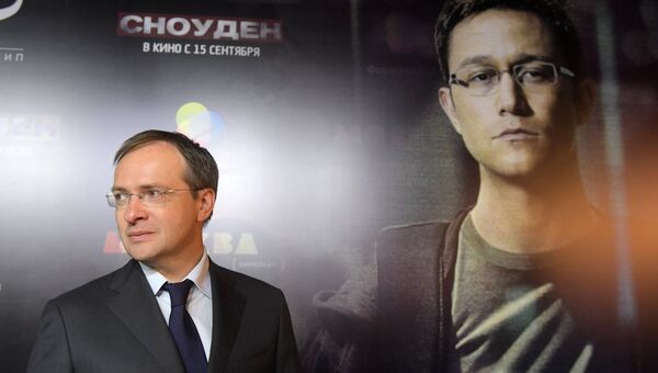 Министр культуры РФ Владимир Мединский на премьере фильма Сноуден в кинотеатре Москва. 13 сентября 2016