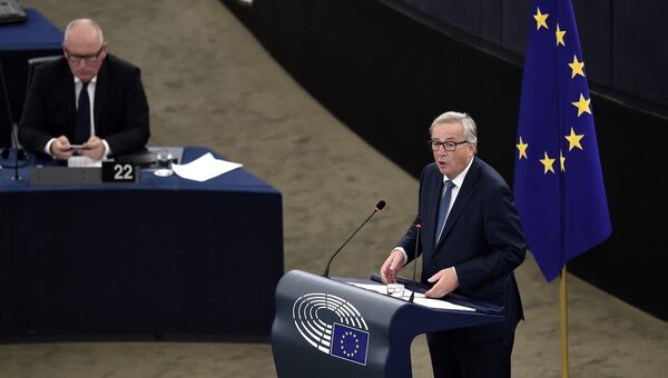 Председатель Еврокомиссии Жан-Клод Юнкер во время выступления на пленарной сессии Европарламента в Страсбурге. 14 сентября 2016