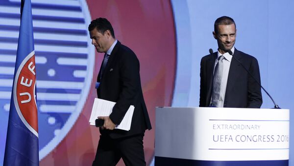 Вновь избранный президент UEFA Александер Чеферин на конгрессе в Афинах. 14 сентября 2016