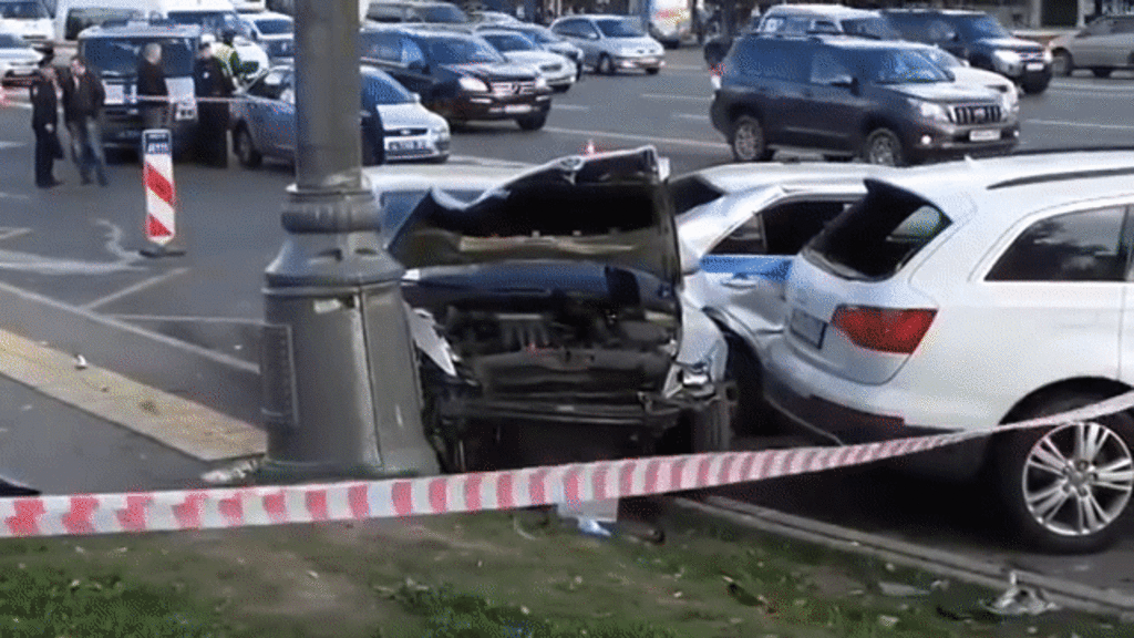 Момент аварии на Кутузовском проспекте попал на видео