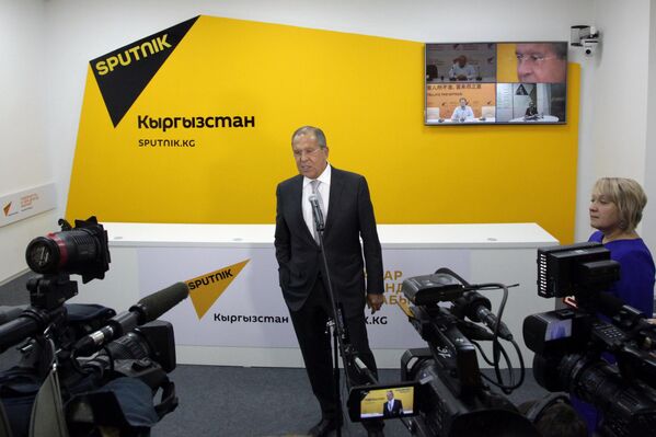 Сергей Лавров на церемонии открытия редакционного центра Sputnik Кыргызстан в Бишкеке