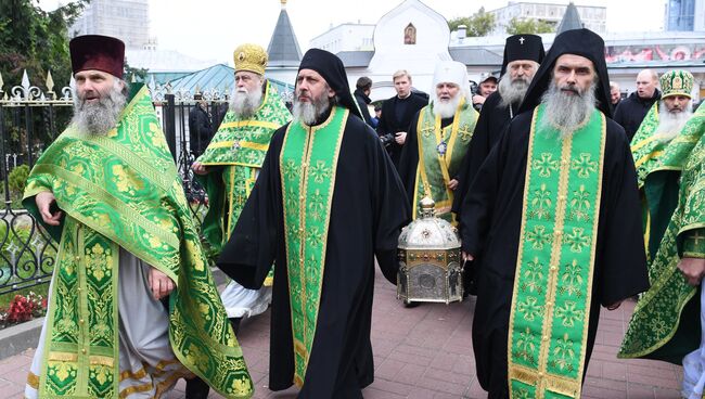 Принесение мощей преподобного Силуана Афонского. Архивное фото