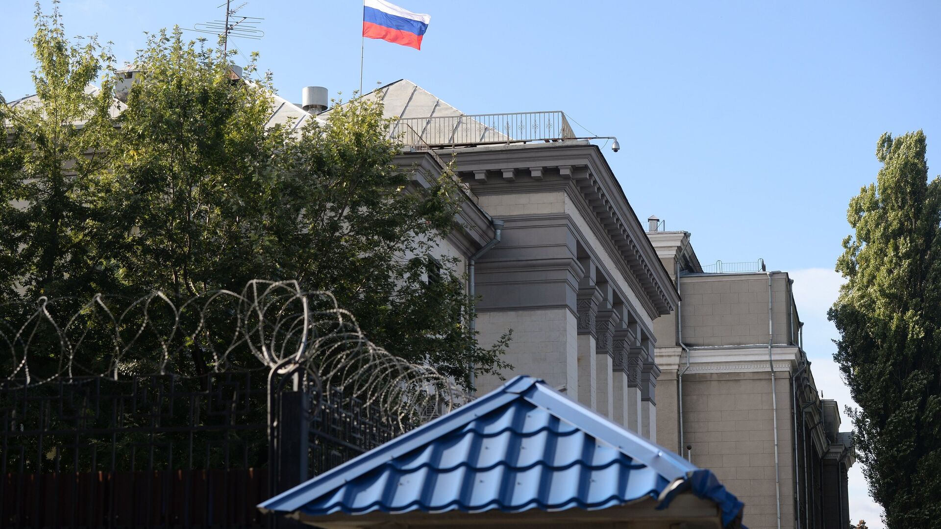 Здание посольства Российской Федерации в Киеве, где проходят выборы в единый день голосования. 18 сентября 2016 - РИА Новости, 1920, 21.04.2021