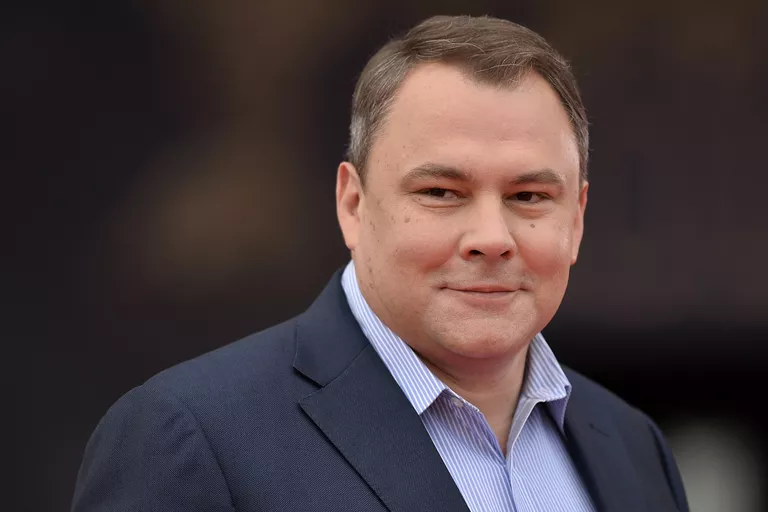 Телеведущий Петр Толстой после церемонии вручения премии ТЭФИ 2016 в Москве. Телеведущий Петр Толстой после церемонии вручения премии ТЭФИ 2016 в Москве.