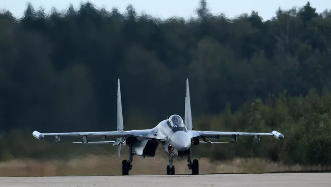 Многоцелевой истребитель Су-35. Архивное фото