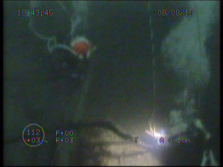 Водолаз Севфлота во время поисковой операции Водолаз Севфлота во время поисковой операции