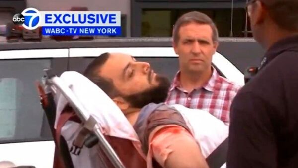 Подозреваемый в планировании взрывов в Нью-Йорке и Нью-Джерси Ахмад Хан Рахами, арестованный после перестрелки с полицией в городе Линден в Нью-Джерси, США. 19 сентября 2016
