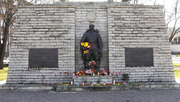 Памятник Воину-освободителю в Таллине. До переноса