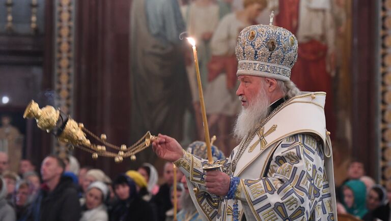 Патриарх Московский и всея Руси Кирилл во время богослужения в честь прибытия мощей святого Силуана Афонского