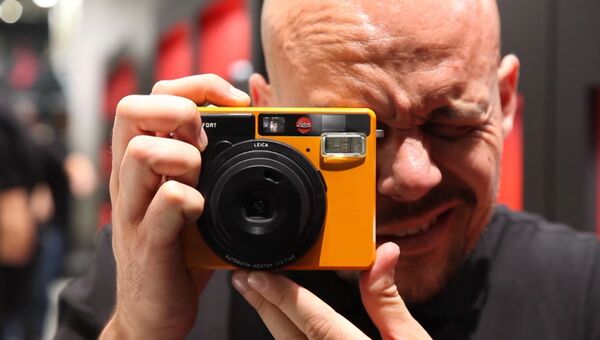 Leica для любителей – компания представила пленочную камеру мгновенной печати