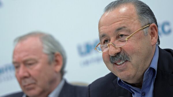 Кандидат на пост главы РФС, тренер Валерий Газзаев на пресс-конференции в Москве