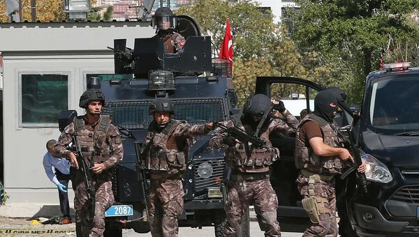 Военные и полиция возле посольства Израиля в Анкаре, Турция. 21 сентября 2016