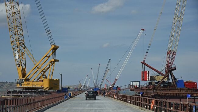 Строительство моста через Керченский пролив в Крыму. Архивное фото