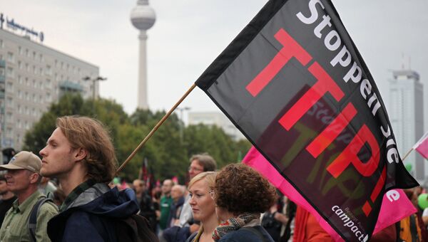 Акция протеста против соглашения о трансатлантической торговле (TTIP) в Берлине. Архивное фото
