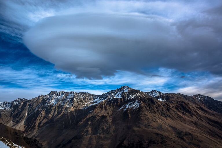 Финалист конкурса Фотограф погодных явлений-2016. Dmitry Demin - UFO over the Caucasus