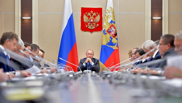 Президент РФ Владимир Путин проводит заседание Совета при президенте РФ по стратегическому развитию и приоритетным проектам в резиденции Ново-Огарево. 21 сентября 2016
