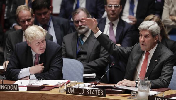 Госсекретарь США Джон Керри и министр иностранных дел Великобритании Борис Джонсон на заседании Совета безопасности ООН