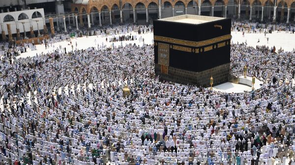 В Саудовской Аравии во время хаджа умерли не менее 550 паломников