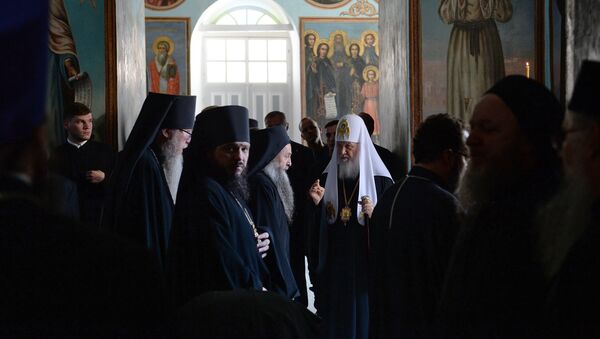 Патриарх Кирилл и православные монахи. Архивное фото