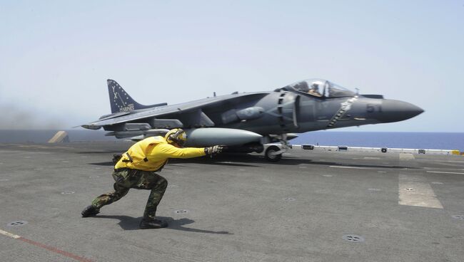 Штурмовик ВВС США McDonnell Douglas AV-8B Harrier II. Архивное фото