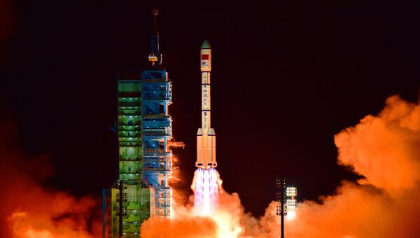Старт ракеты-носителя Чанчжэн-2F с космодрома Цзюцюань в провинции Ганьсу, КНР. 15 сентября 2016