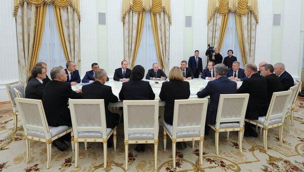 Президент РФ Владимир Путин проводит встречу в Кремле с председателем Центральной избирательной комиссии Эллой Памфиловой и членами ЦИК. 23 сентября 2016
