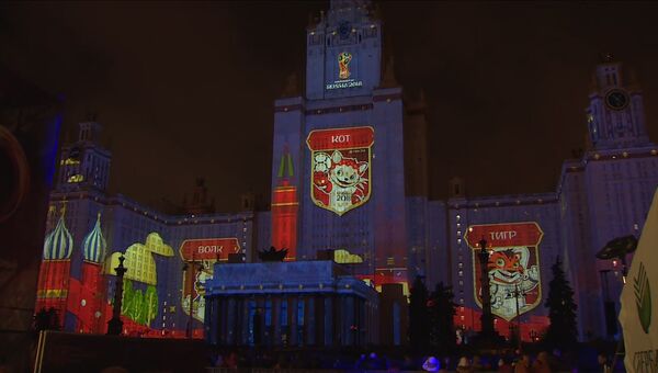 Талисманы ЧМ-2018 и красочный салют - в Москве открылся фестиваль Круг света