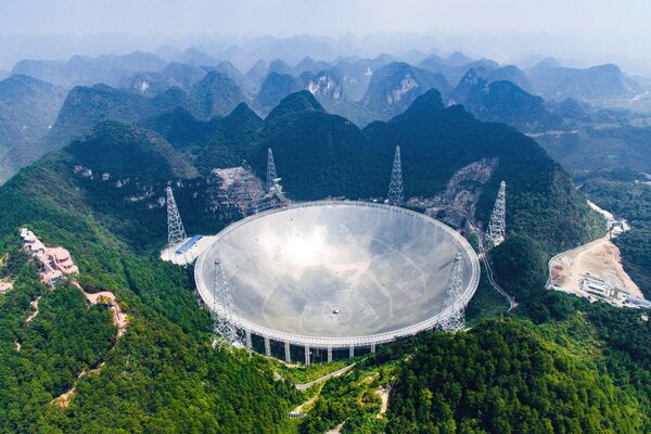 Крупнейший в мире радиотелескоп FAST, Китай. 24 сентября 2016