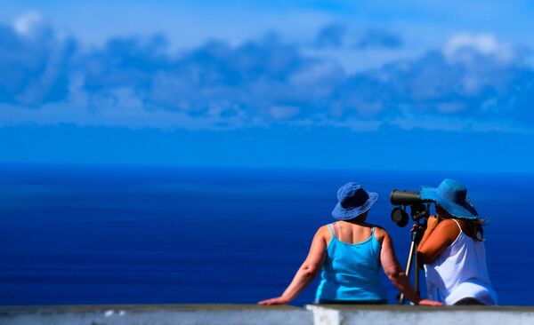 Туристы на острове Сан-Мигель. Остров входит в состав архипелага Азорские острова в Атлантическом океане