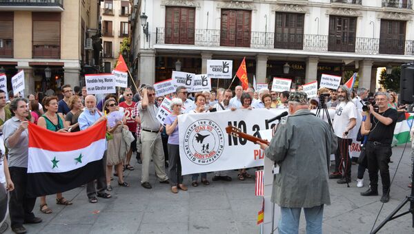 Митинг против подписания соглашения с США по увеличению контингента на военно-воздушной базе Морон-де-ла-Фронтера в Испании