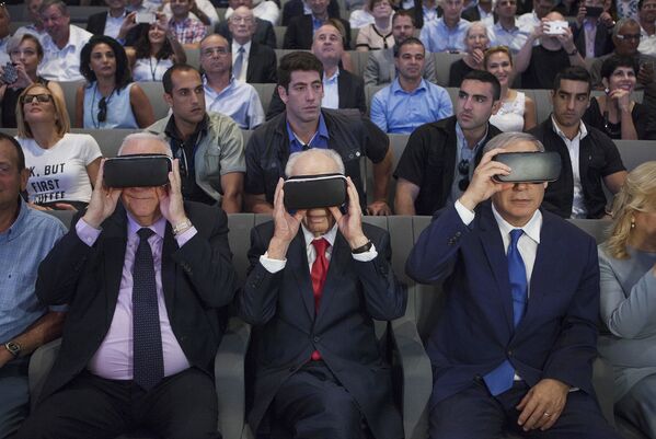 Израильские политики Реувен Ривлин, Шимон Перес и Биньямин Нетаньяху в Яффе, 2016 год