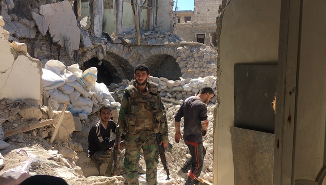 Бойцы сирийской армии в Алеппо, архивное фото