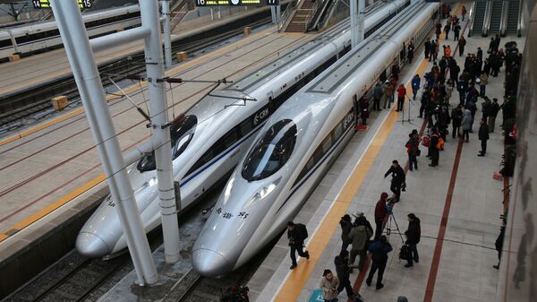 Станция для высокоскоростных поездов в Пекине, КНР. Архивное фото