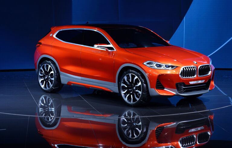 Автомобиль BMW Concept X2 на Парижском автосалоне-2016