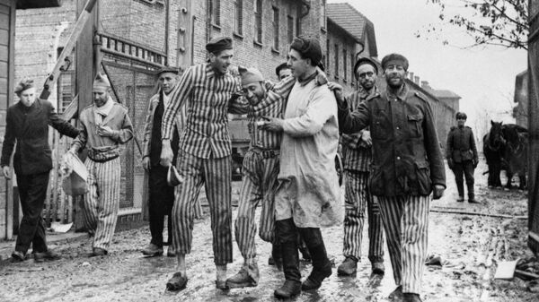 Освобождение советскими войсками узников немецко-фашистского концлагеря Аушвиц-Биркенау - Освенцим 