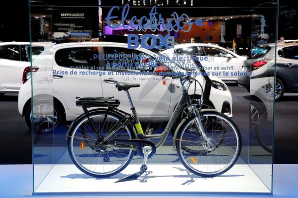 Гибридный велосипед Peugeot HYbrid-Bike на Парижском автосалоне-2016