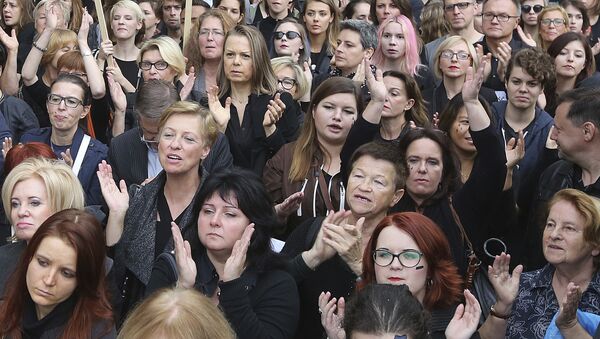 Акция протеста в Польше против ужесточения законодательства об абортах