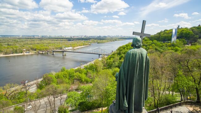 Памятник князю Владимиру в парке Владимирская горка в Киеве. Архивное фото