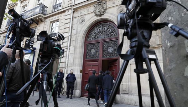 Вход в резиденцию на улице Троне в Париже, в которой неизвестные ограбили Ким Кардашьян. Архивное фото