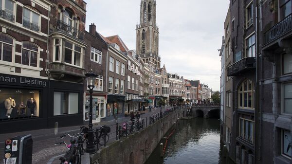 Старый канал Аудеграхт (Oudegracht) в Утрехте. Архивное фото