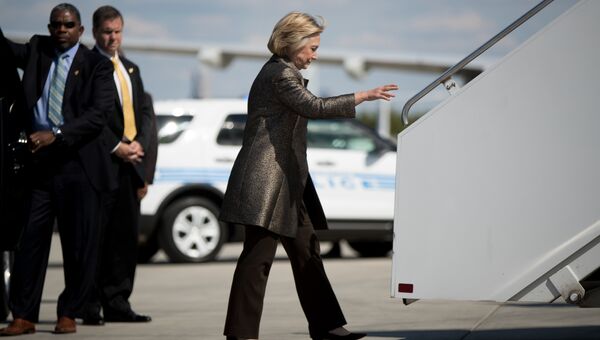 Кандидат в президенты США Хиллари Клинтон в аэропорту города Шарлотт. 2 октября 2016