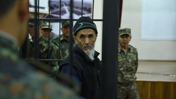 Правозащитник Азимжан Аскаров в Чуйском областном суде Киргизии. Архивное фото