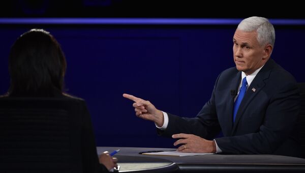 Кандидат в вице-президенты США от Республиканской партии Майк Пенс во время дебатов. 4 октября 2016 года